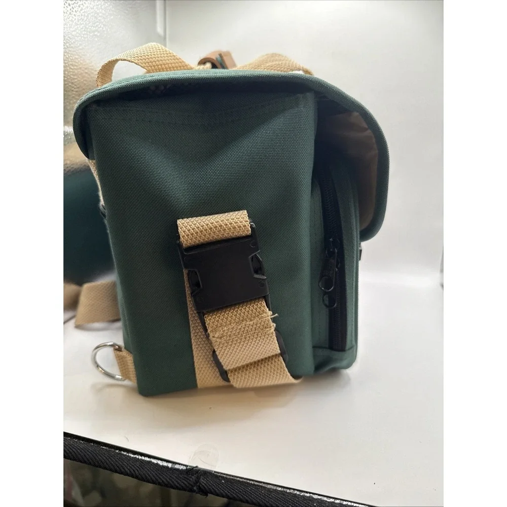 Quantaray Large Camera‎ Bag Multi-Pockets, Dividers, Shoulder Strap Near Mint
